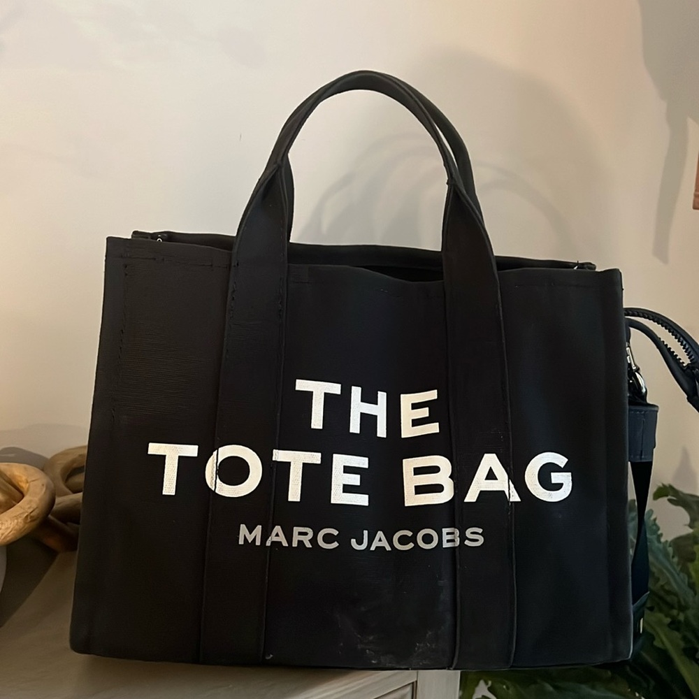 MARCJ JACOB THE TOTE BAG MEDIUM